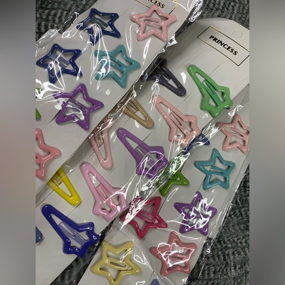 3/$10 Colorful Star Snap Hair Clips for Girls Small  Barrettes NEW 3 packs - Picture 2 of 9